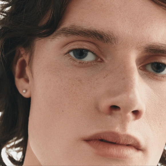 MAC NC5 Studio Fix Fluid SPF 15 - Picture 4 of 10